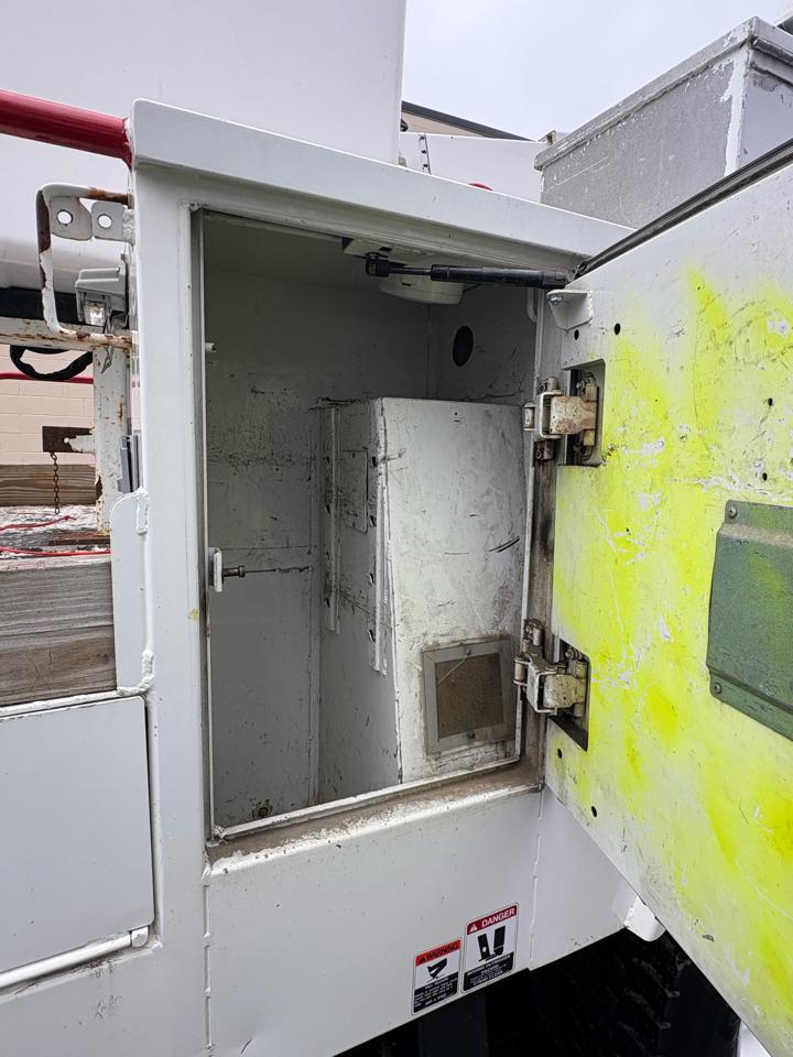 International 7400  2012