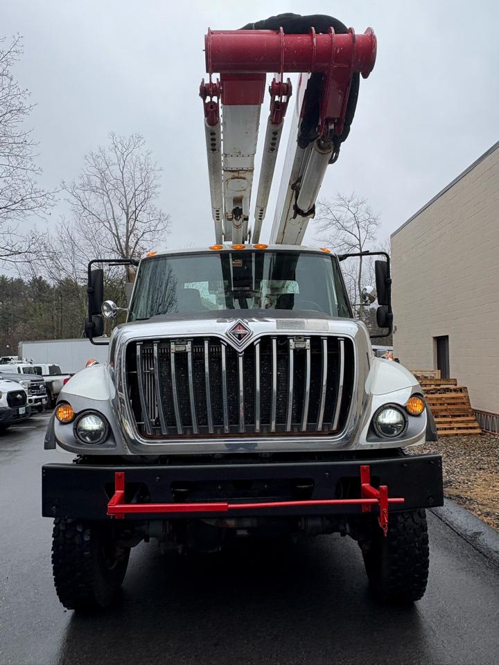 International 7400  2012