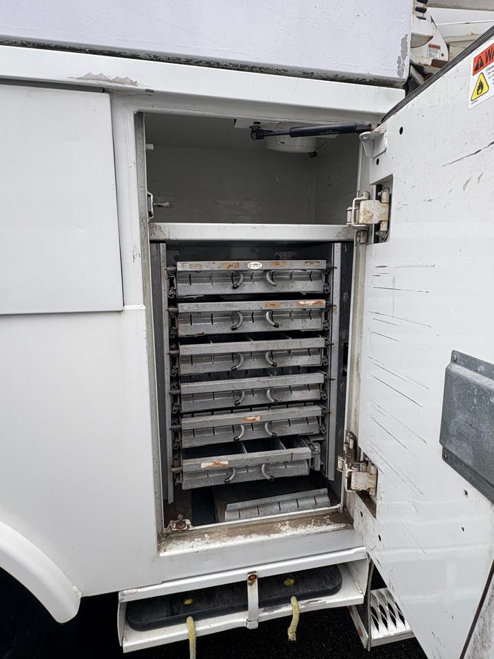 International 7400  2012