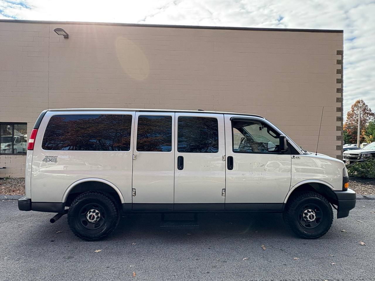 GMC Savana Passenger  2018 GMC Savana Passenger  2018