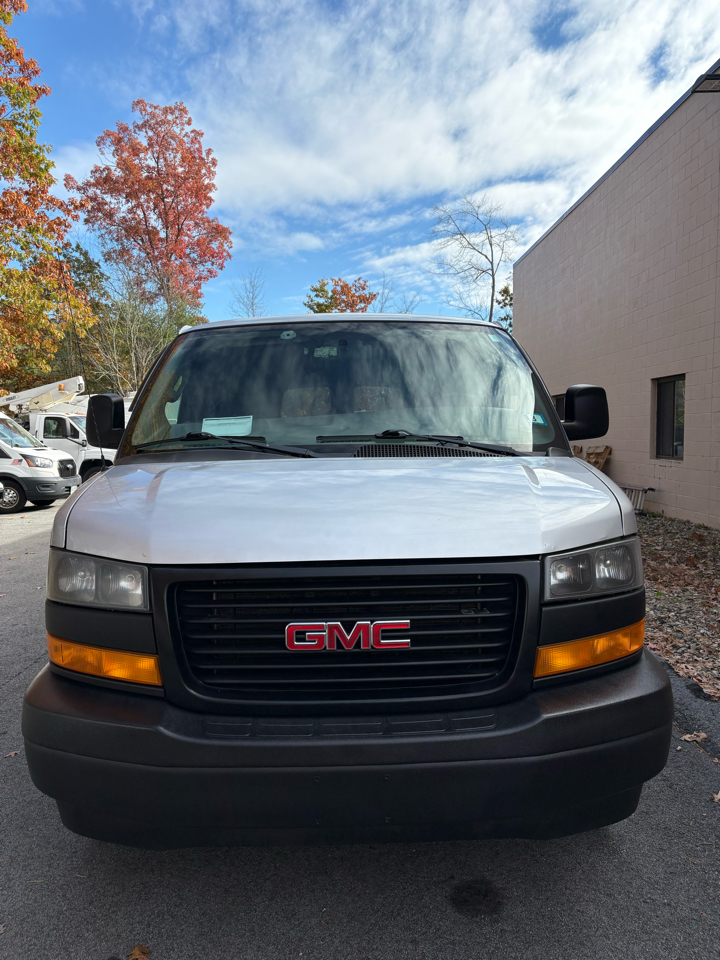 GMC Savana Passenger  2018 GMC Savana Passenger  2018