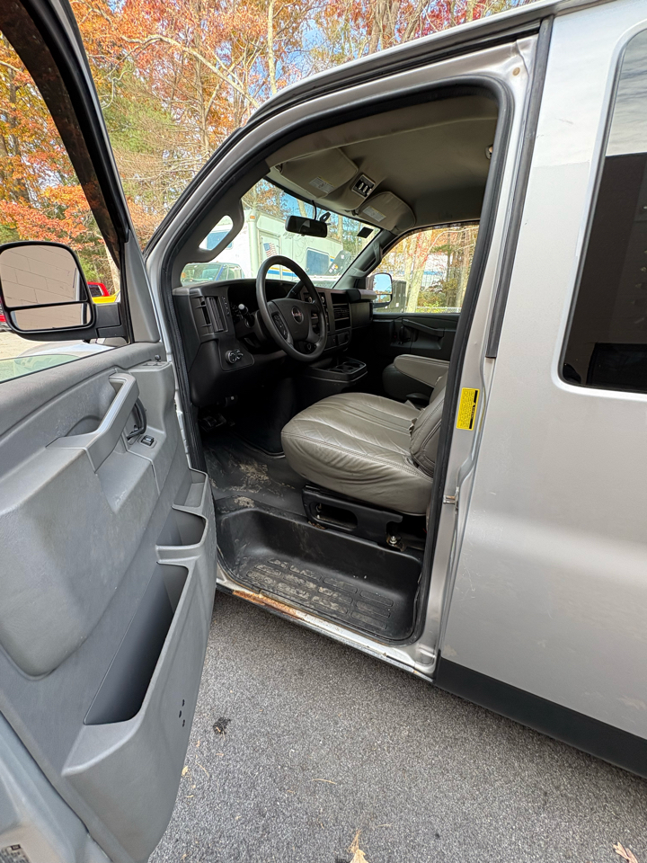 GMC Savana Passenger  2018 GMC Savana Passenger  2018