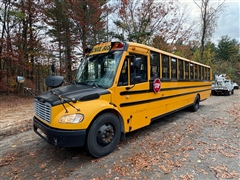 2015 Freightliner M2 