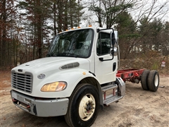 2016 Freightliner M2 106 