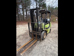 2000 Clark Pneumatic Tire Forklift 