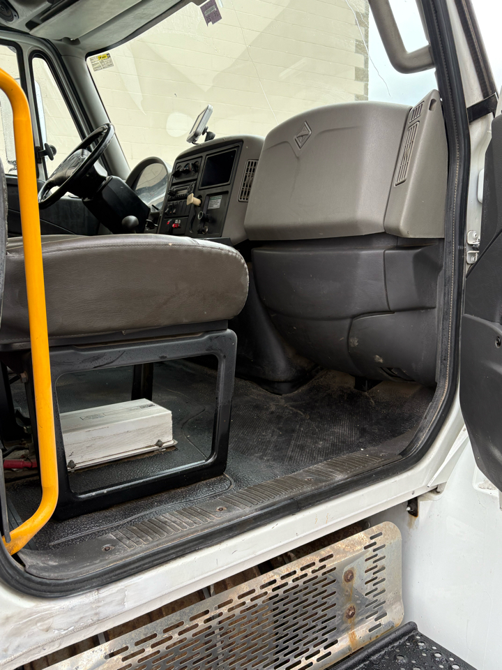 International 4300  2014