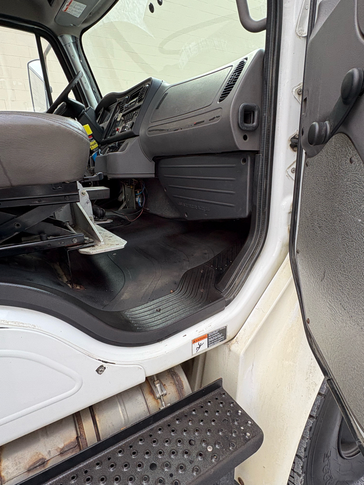 Freightliner M2  2016