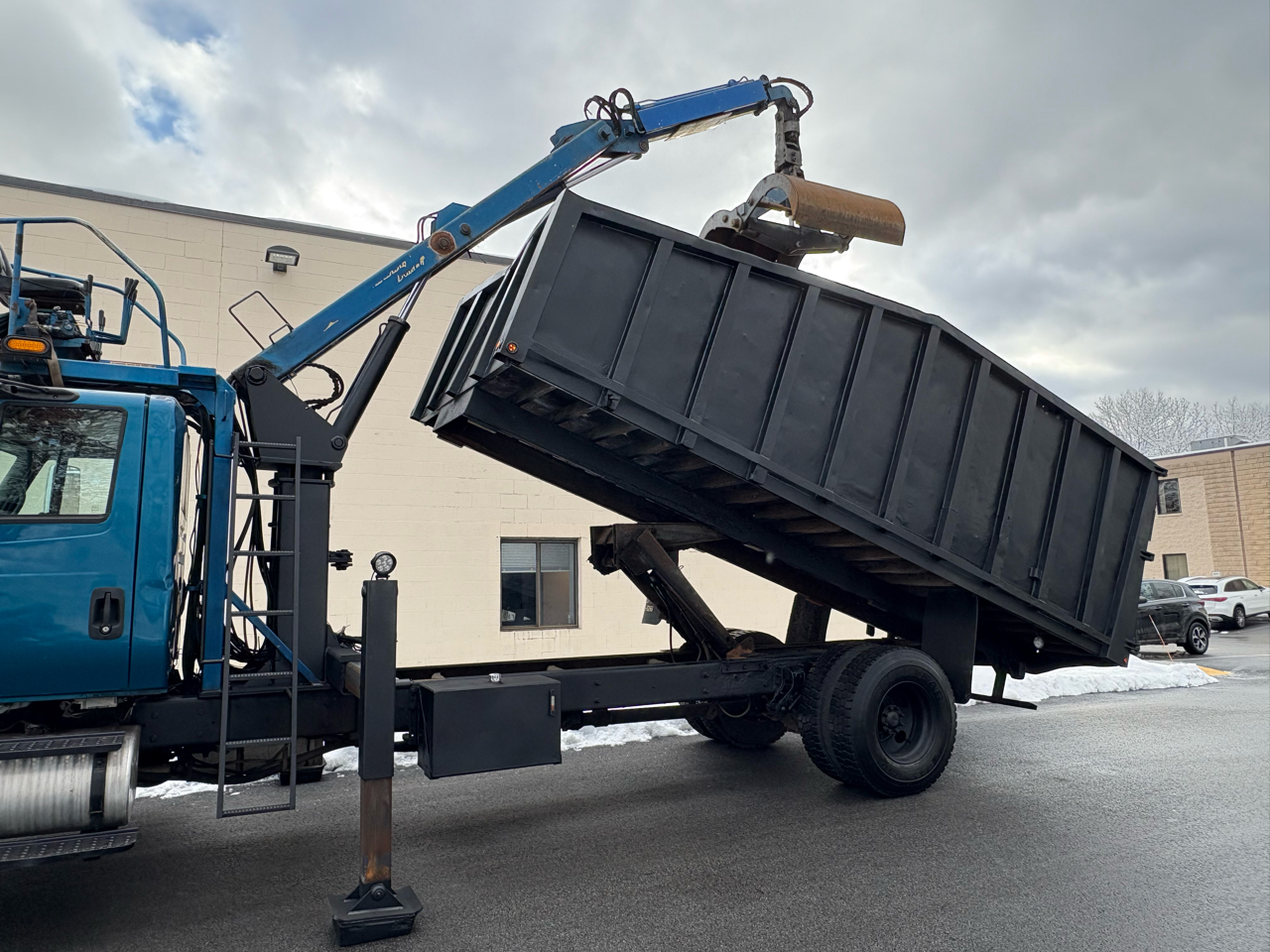 International 7400  2002