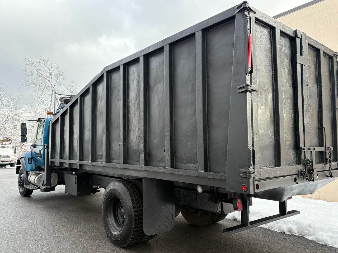 International 7400  2002