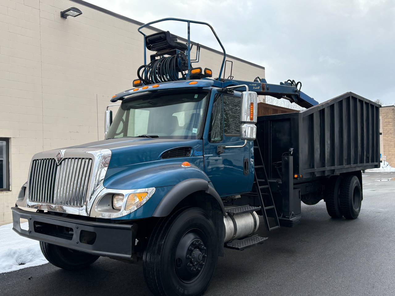 International 7400  2002