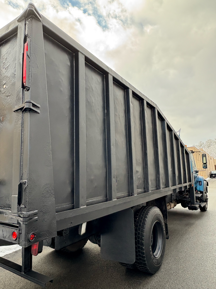 International 7400  2002