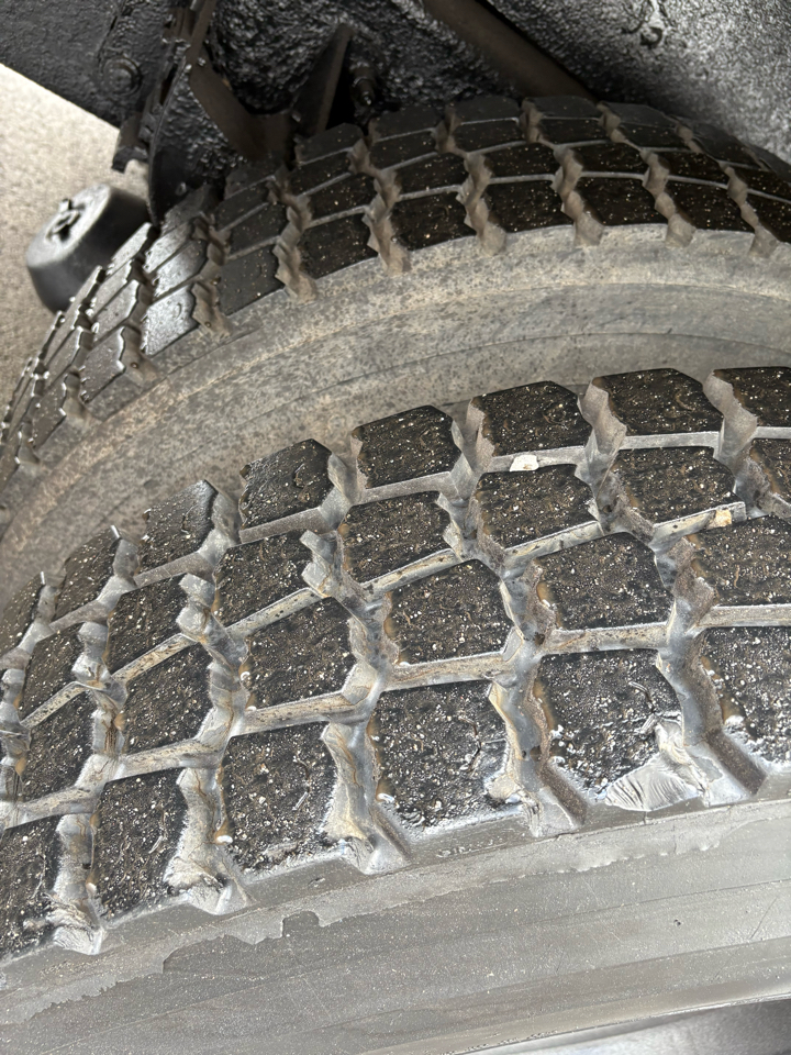 International 7400  2002