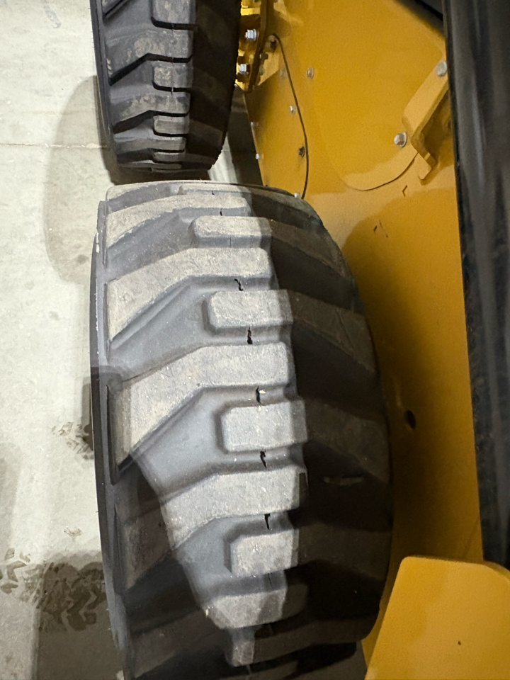 Caterpillar 242B3  2020