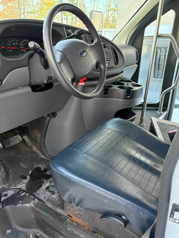 Ford Econoline Commercial Cutaway  2008