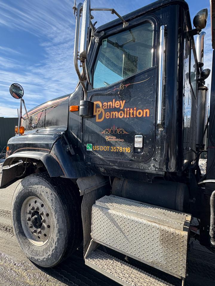 International 5900i  2003