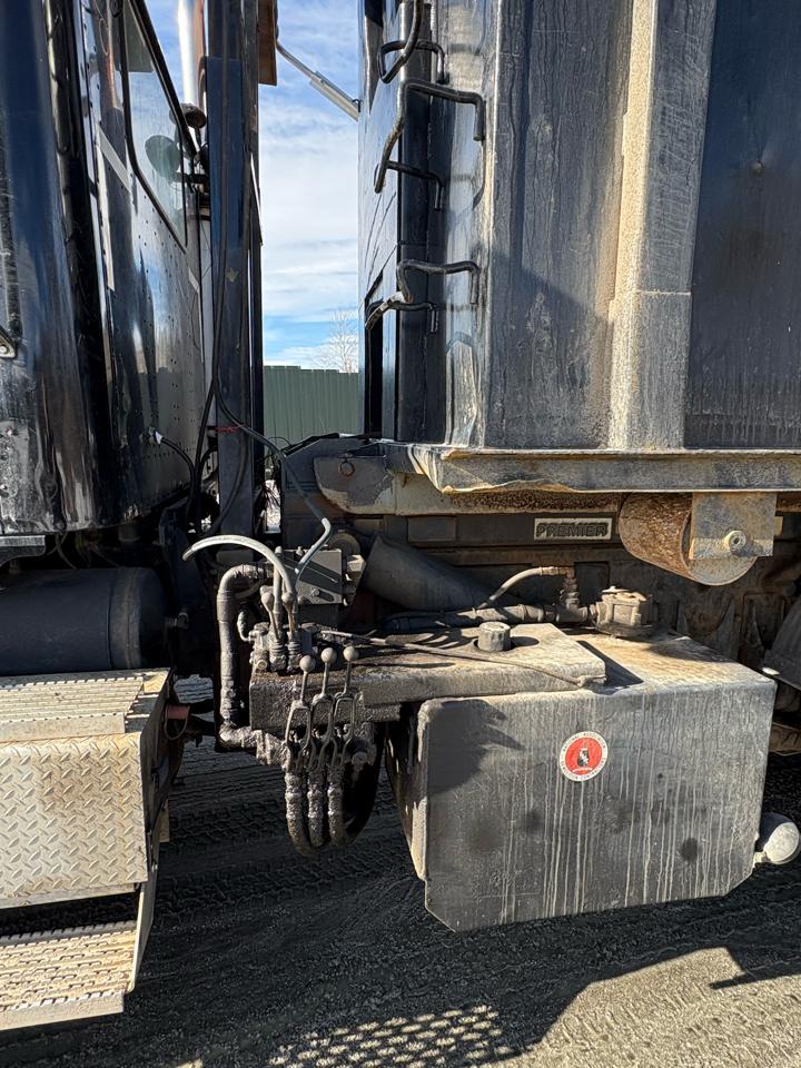 International 5900i  2003