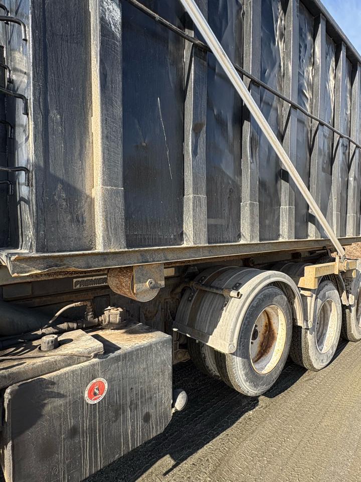 International 5900i  2003