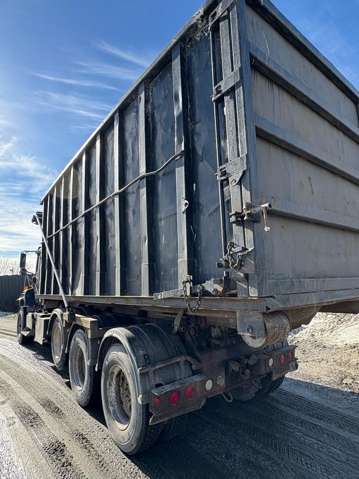 International 5900i  2003