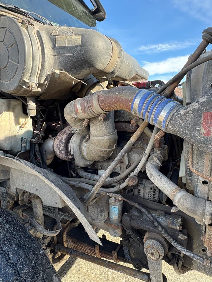 International 5900i  2003