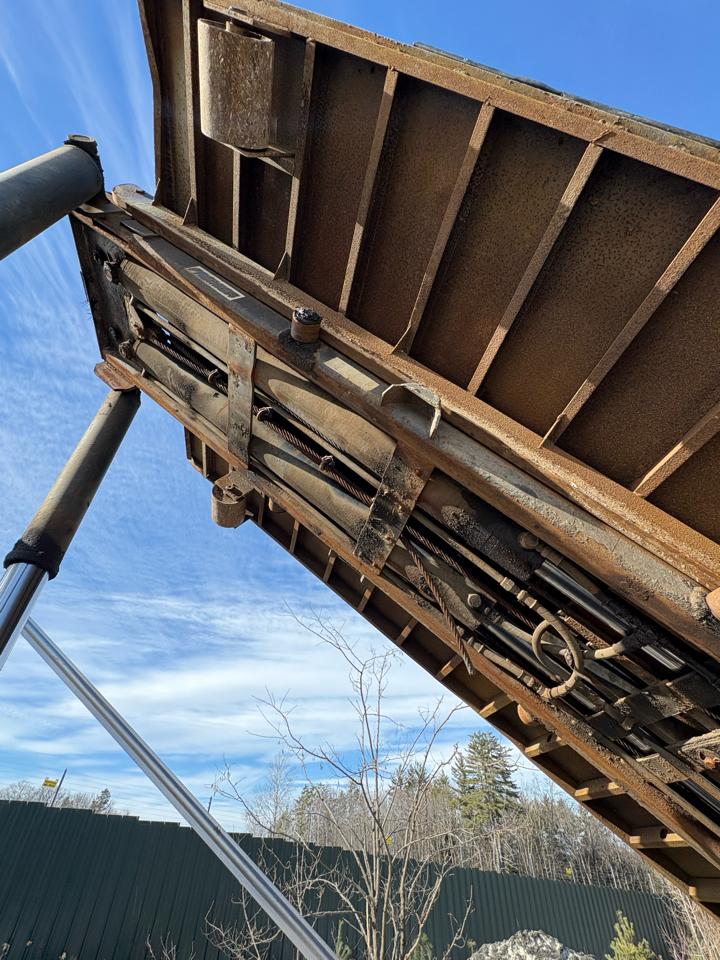 International 5900i  2003