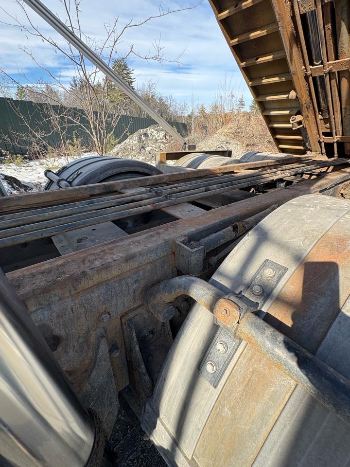 International 5900i  2003