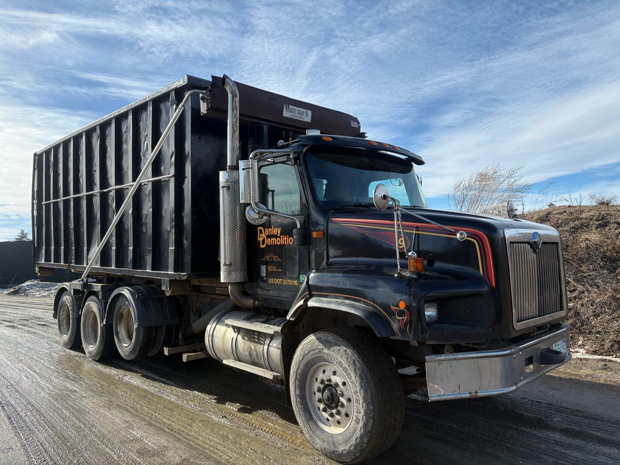 International 5900i  2003