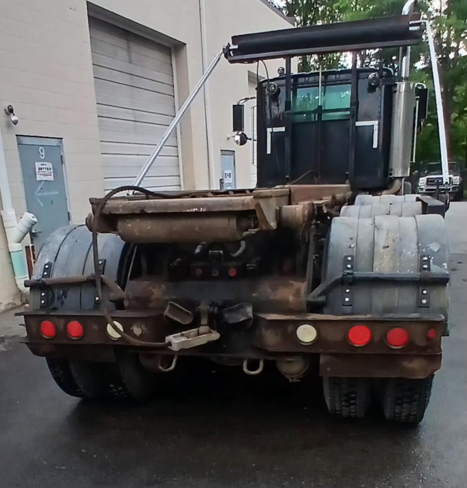 International 5900i  2003
