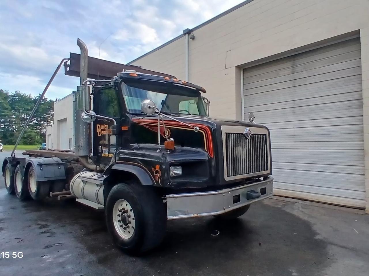International 5900i  2003