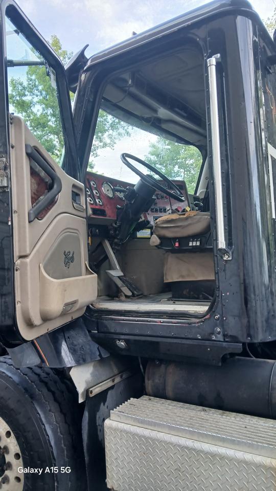 International 5900i  2003