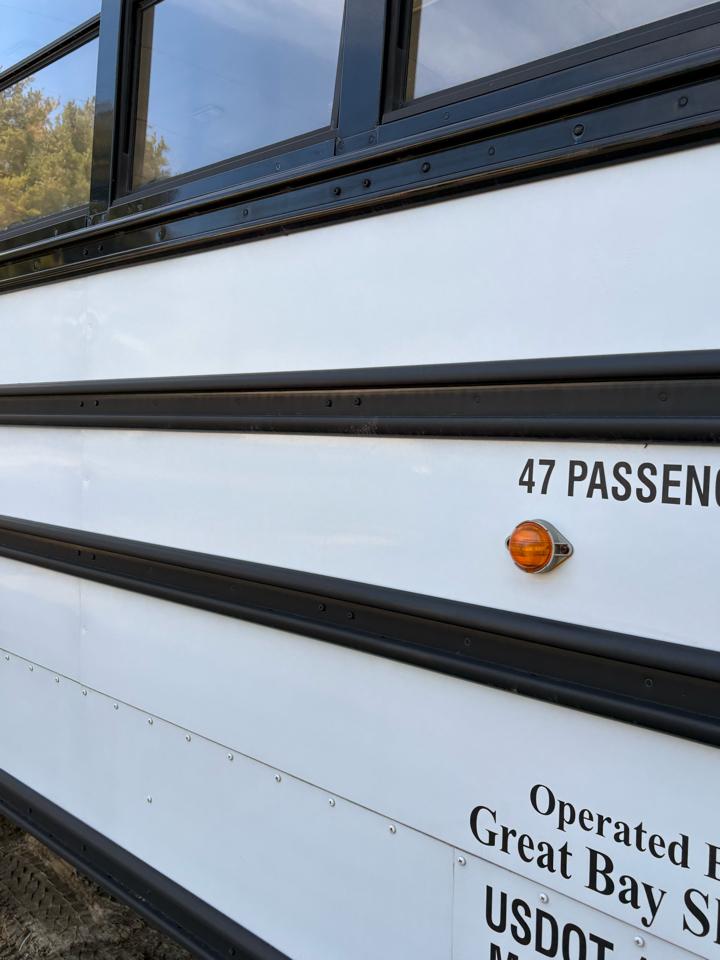 Freightliner B2 Bus Chassis  2009