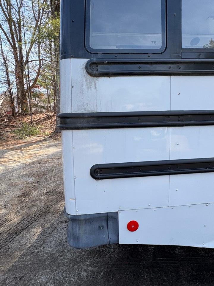 Freightliner B2 Bus Chassis  2009