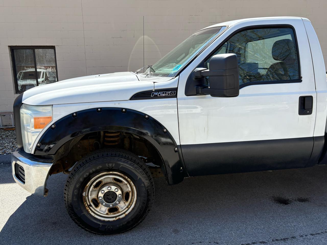 Ford Super Duty F-250 SRW 4WD Reg Cab 137" XLT 2011
