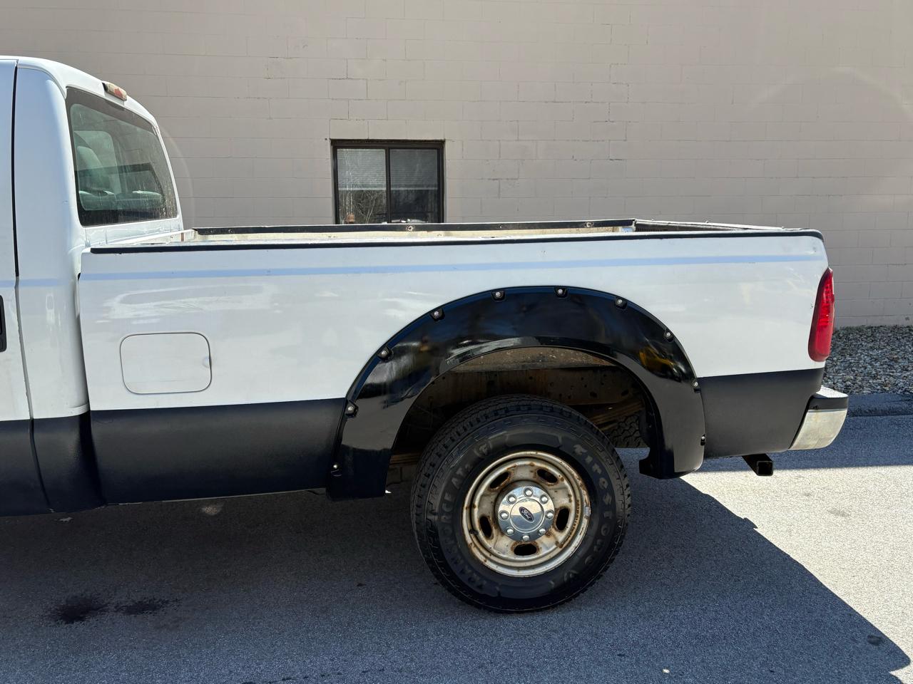 Ford Super Duty F-250 SRW 4WD Reg Cab 137" XLT 2011