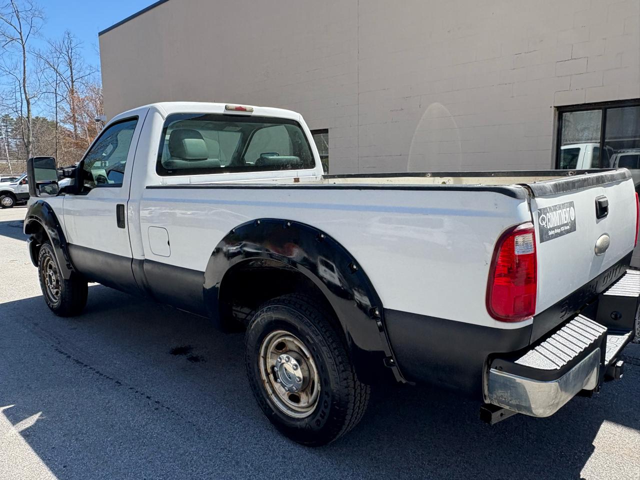 Ford Super Duty F-250 SRW 4WD Reg Cab 137" XLT 2011