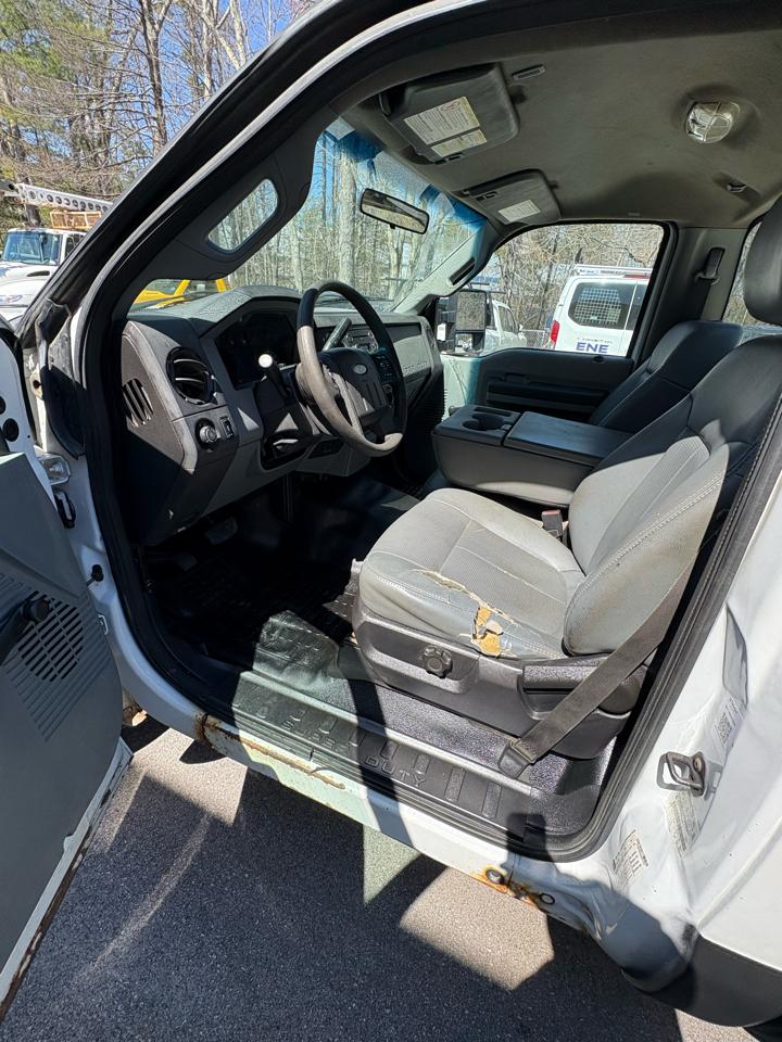 Ford Super Duty F-250 SRW 4WD Reg Cab 137" XLT 2011