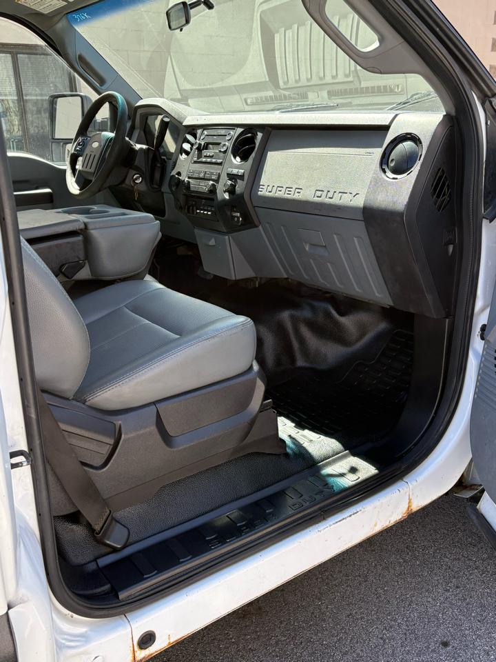 Ford Super Duty F-250 SRW 4WD Reg Cab 137" XLT 2011