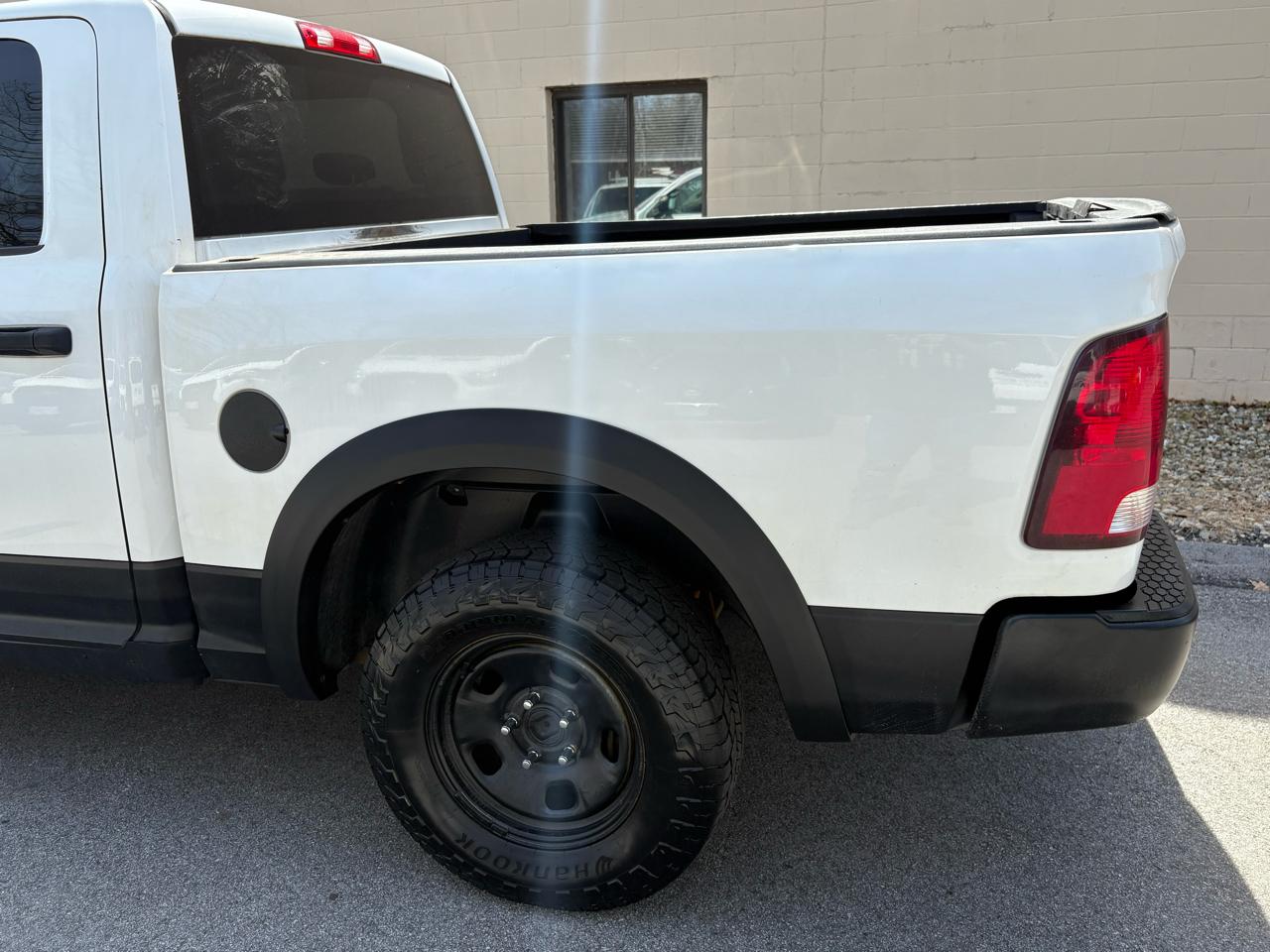 RAM 1500 4WD Crew Cab 140.5" Tradesman 2014