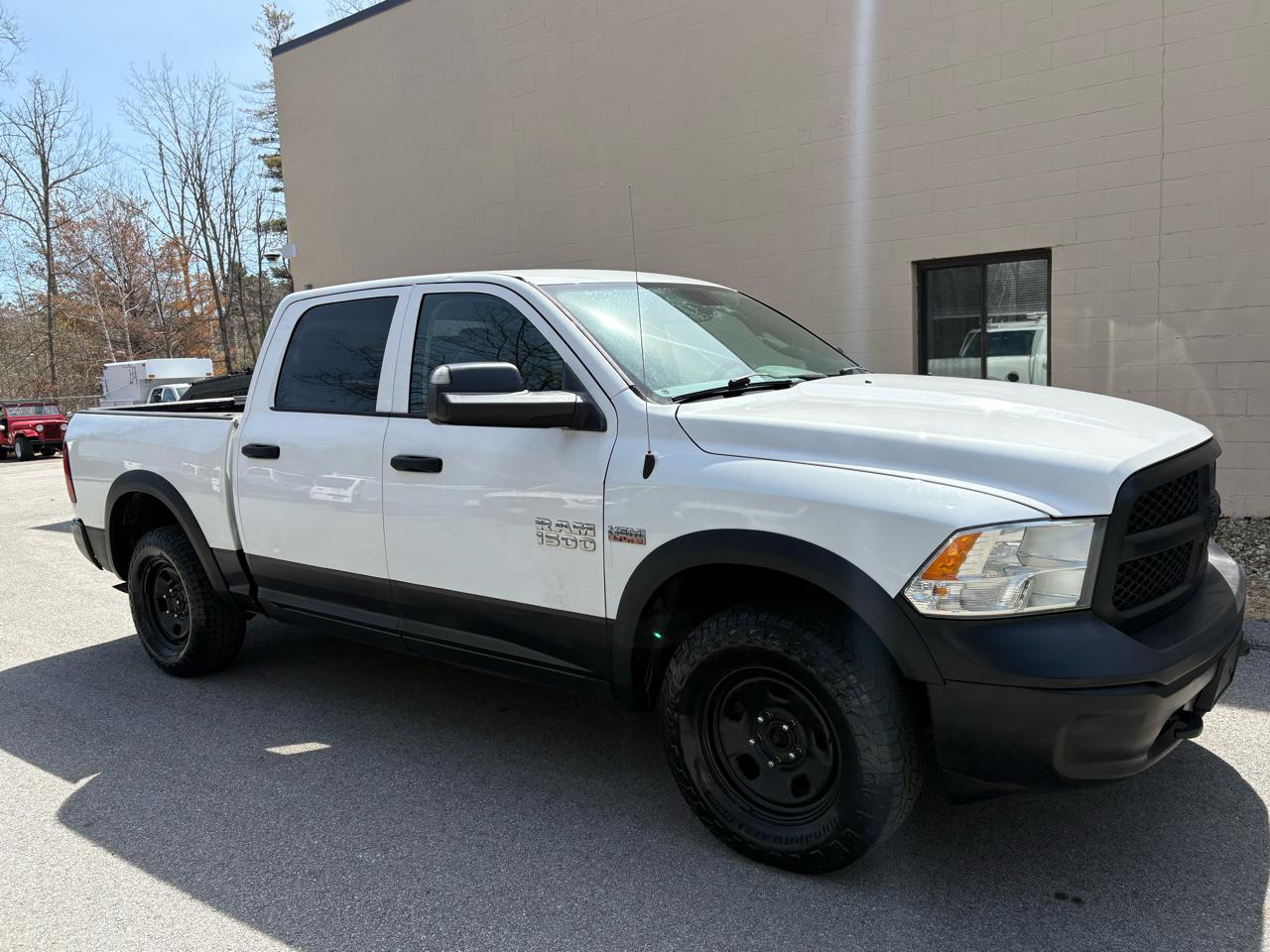 RAM 1500 4WD Crew Cab 140.5" Tradesman 2014