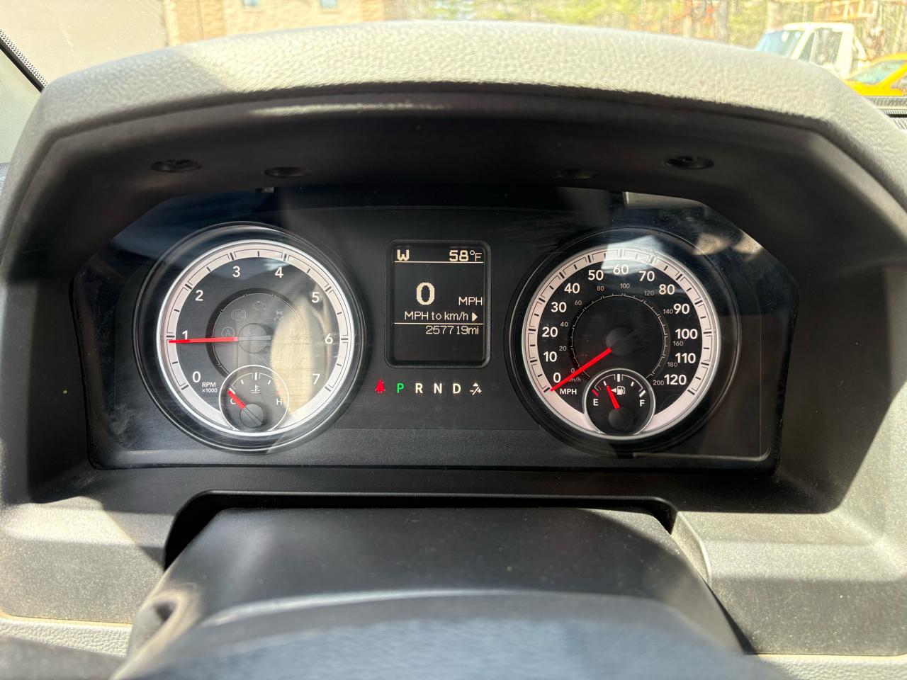 RAM 1500 4WD Crew Cab 140.5" Tradesman 2014