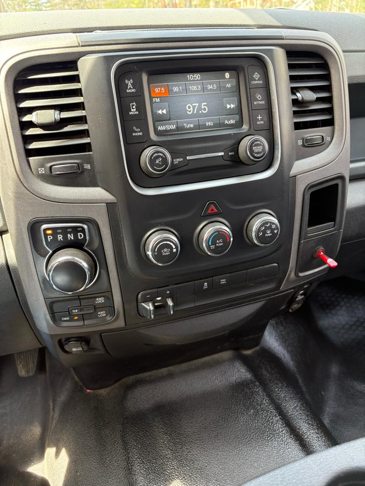 RAM 1500 4WD Crew Cab 140.5" Tradesman 2014