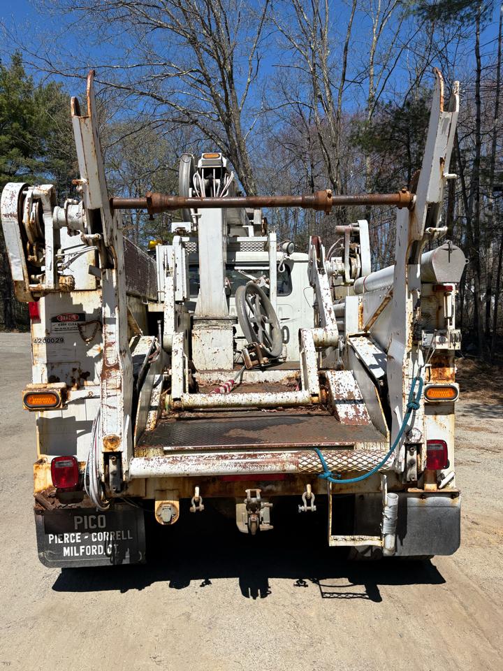 International 4900  2001