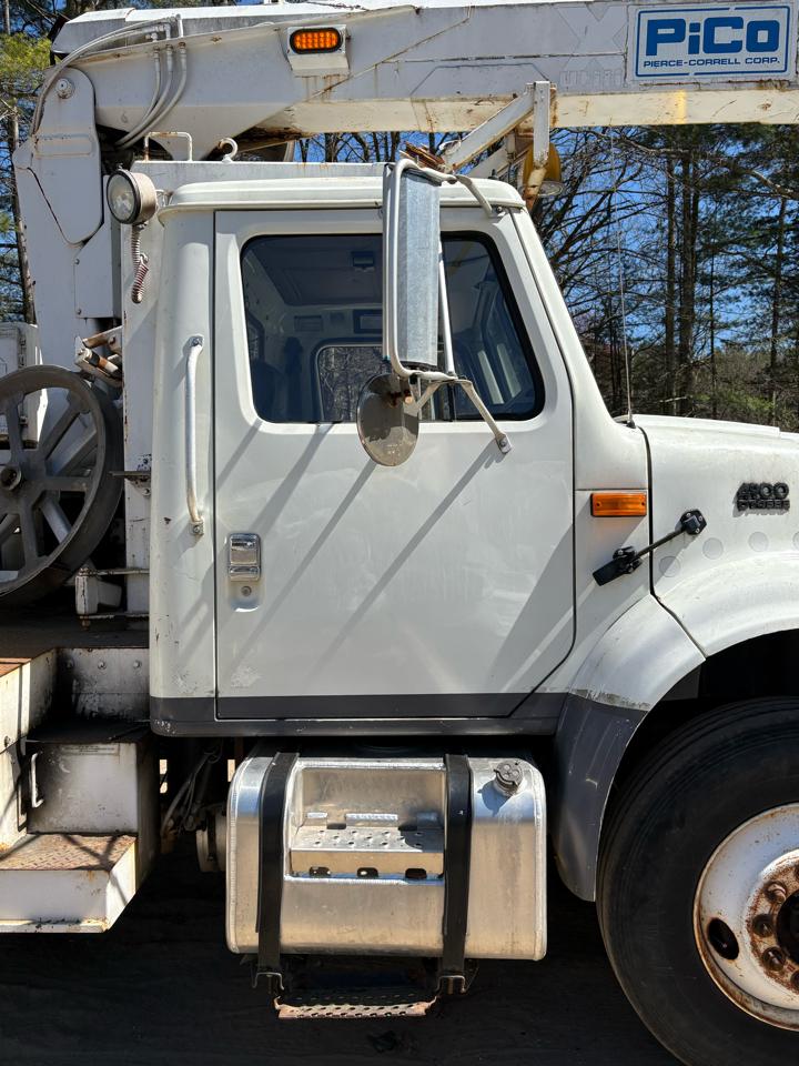 International 4900  2001