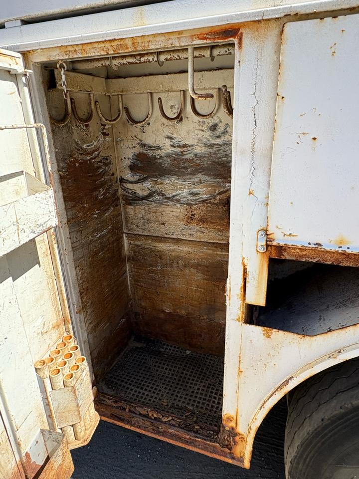 International 4900  2001