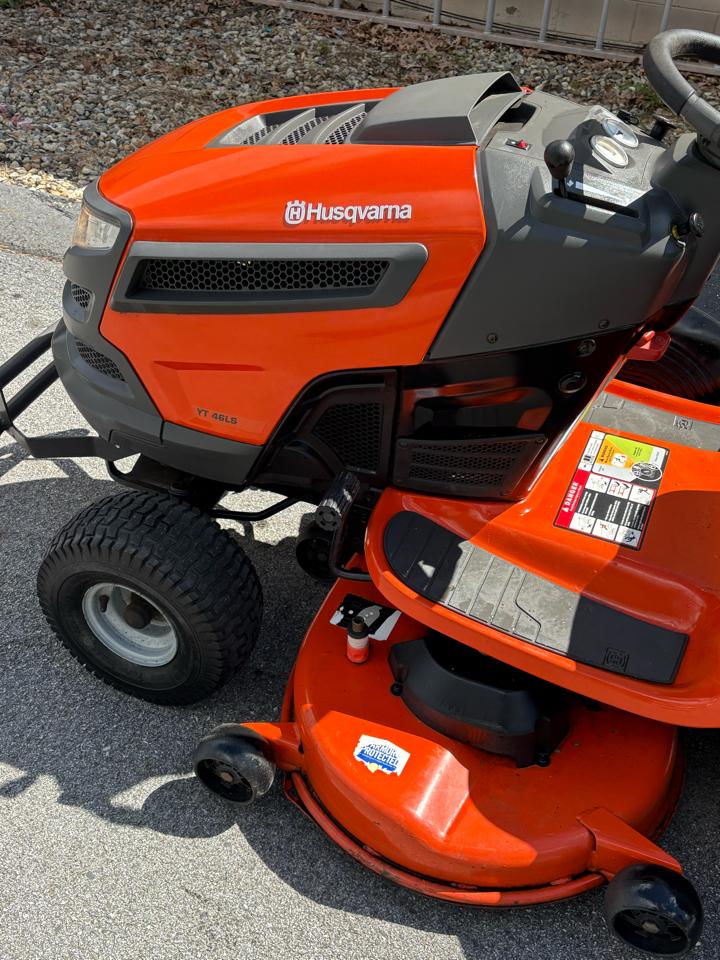 Husqvarna  YTH2246  2013