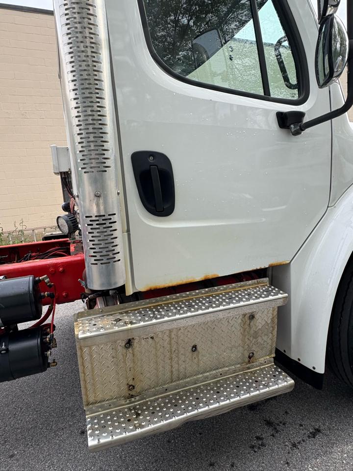 Freightliner M2  2017