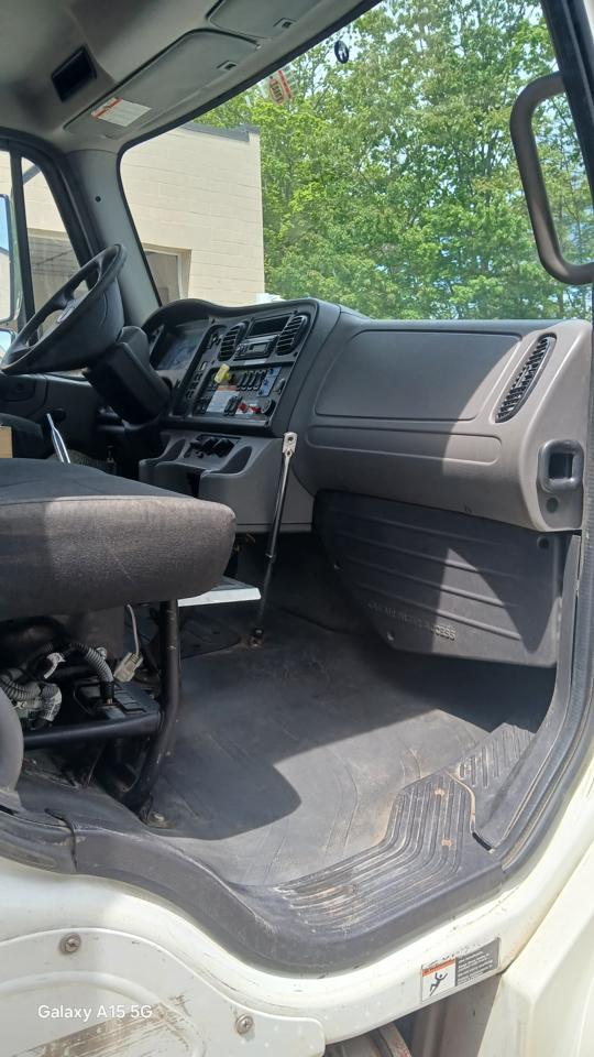 Freightliner M2  2017