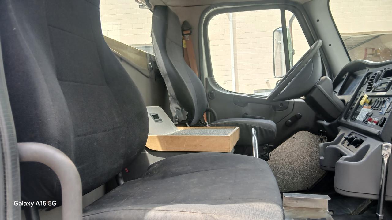 Freightliner M2  2017