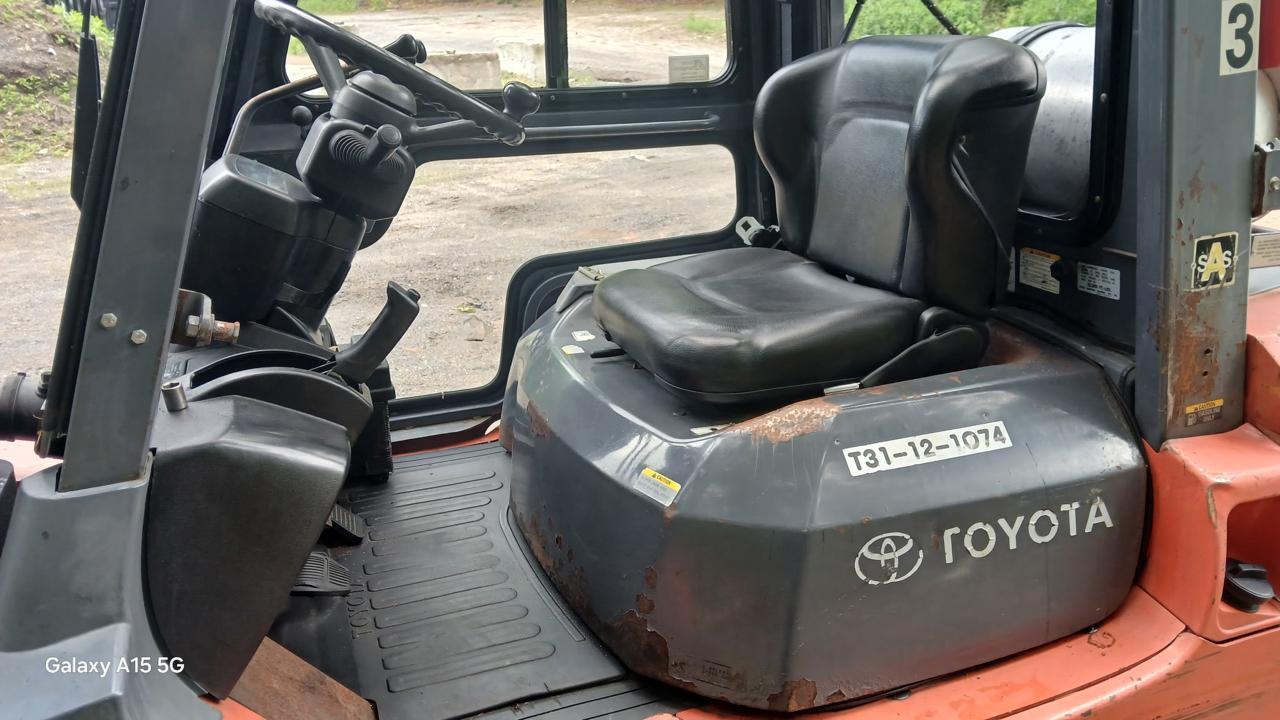 Toyota Forklift  2011