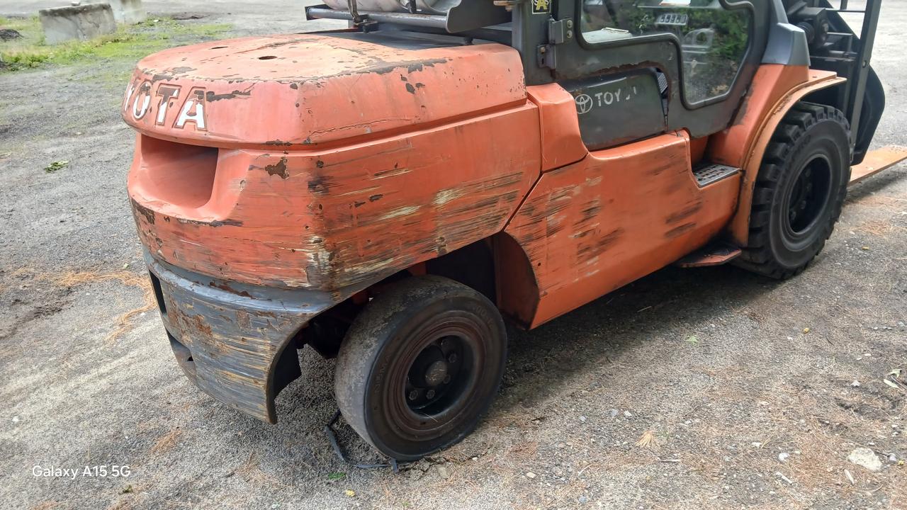 Toyota Forklift  2011