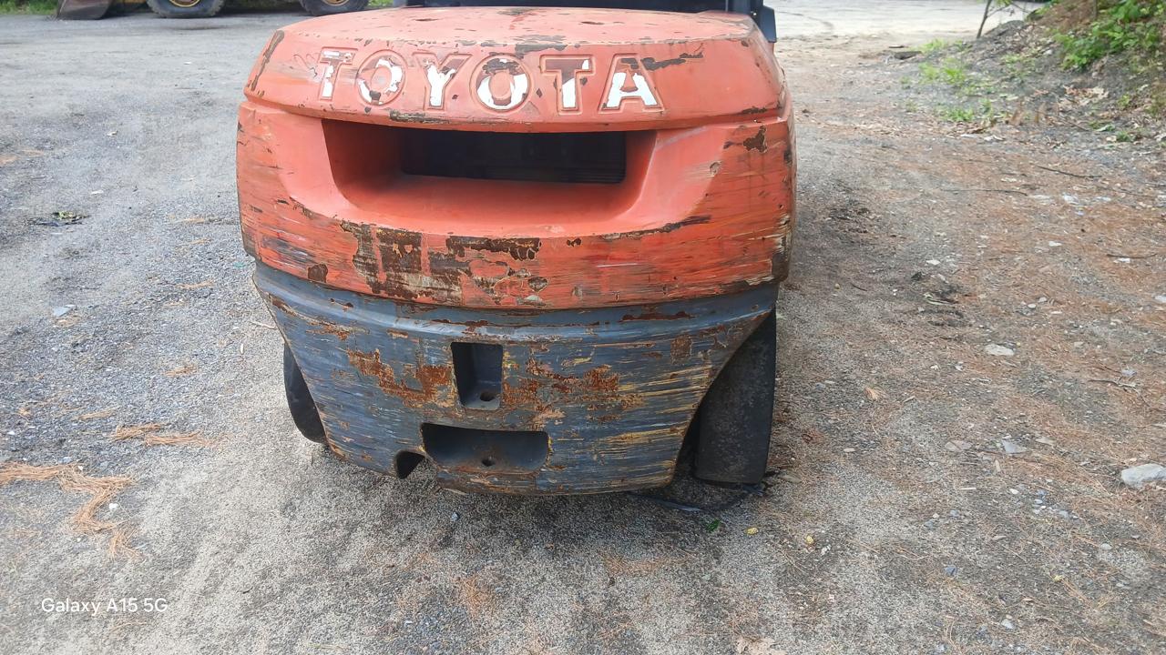 Toyota Forklift  2011